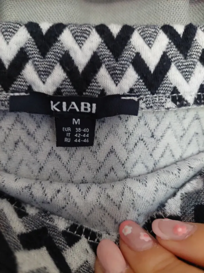 Jupe Kiabi Taille M – Motifs Noir, Gris et Blanc - photo numéro 3