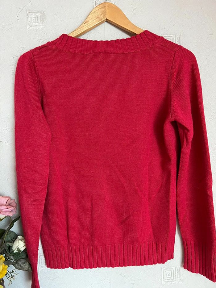 Pull rouge de chez Kiabi - photo numéro 3