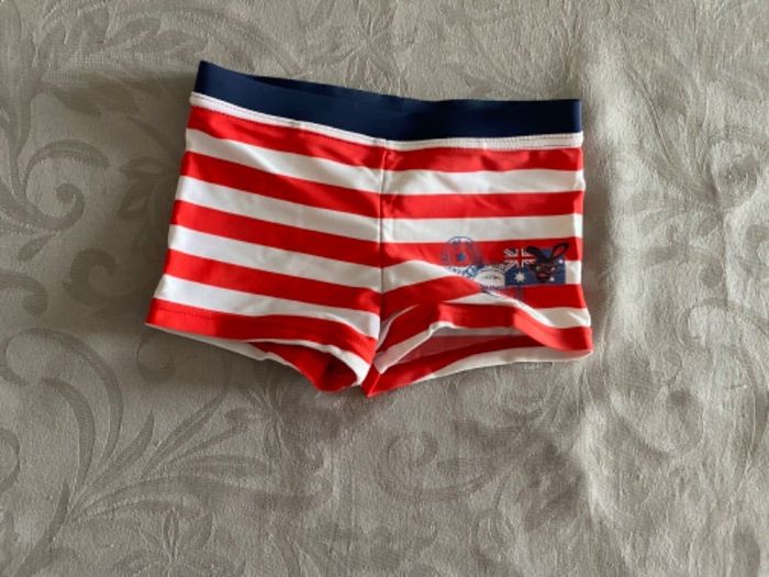 Maillot de bain taille 18 mois