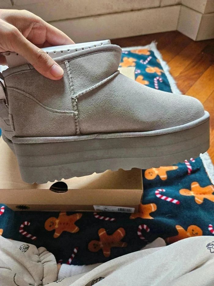 Ugg classic ultra mini platform grise taille 40 - photo numéro 5