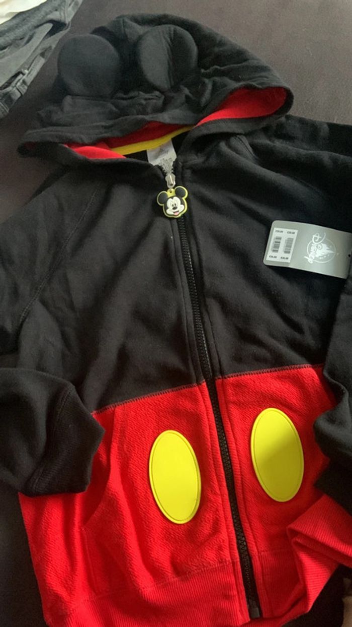 Veste Mickey shopDisney neuf 7/8ans