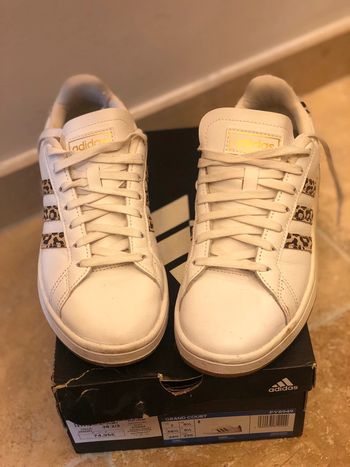 176 - Chaussures adidas