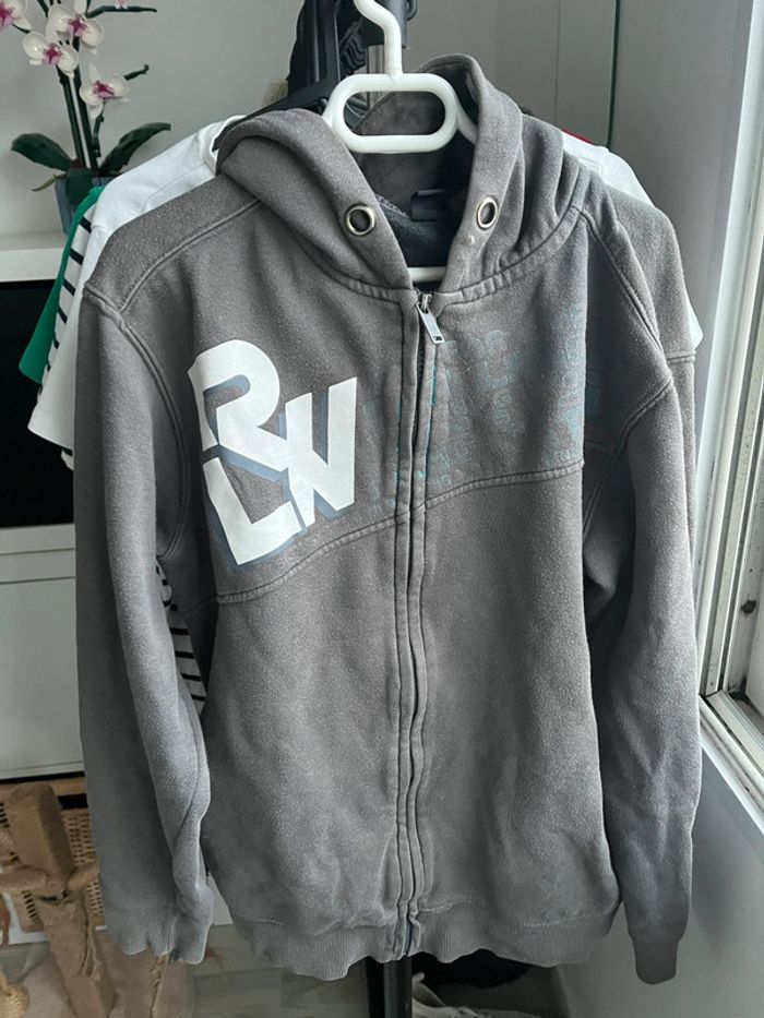 Gilet à capuche noir motif