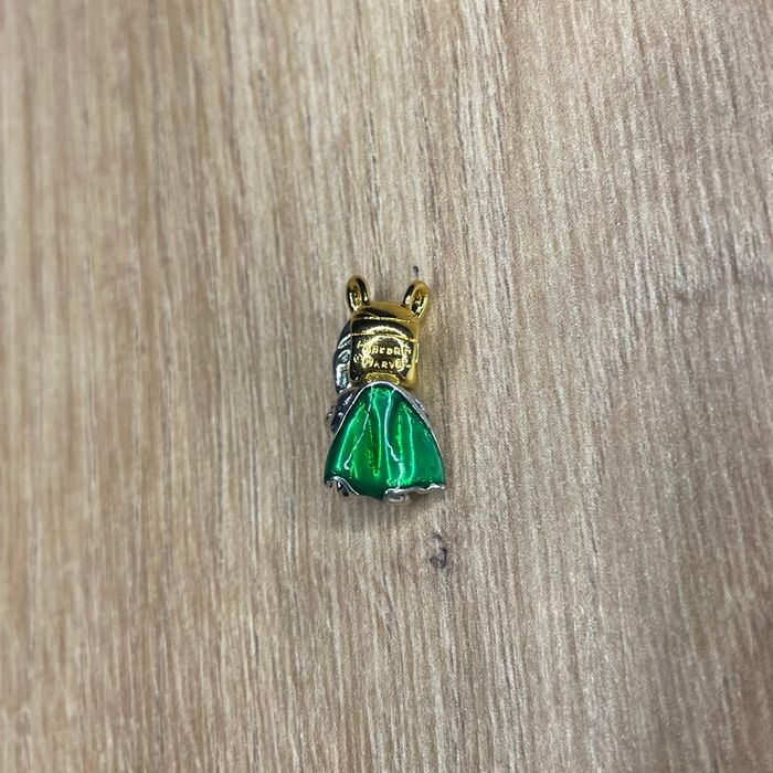Charm Pandora Marvel Loki 🐍 Dieu de la Malice – Collector Bicolore en Argent 925 & Or - photo numéro 4