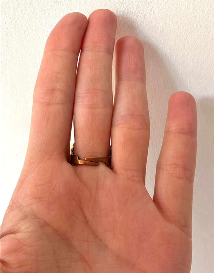 Bague ajustable style baroque avec fleurs, pierres et perles - photo numéro 5
