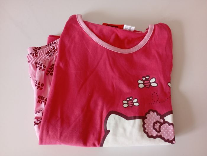 Ensemble short et tee shirt. Pyjama ou autre . 6/8 ans. Coton . Rose . Hello Kitty. État neuf - photo numéro 10