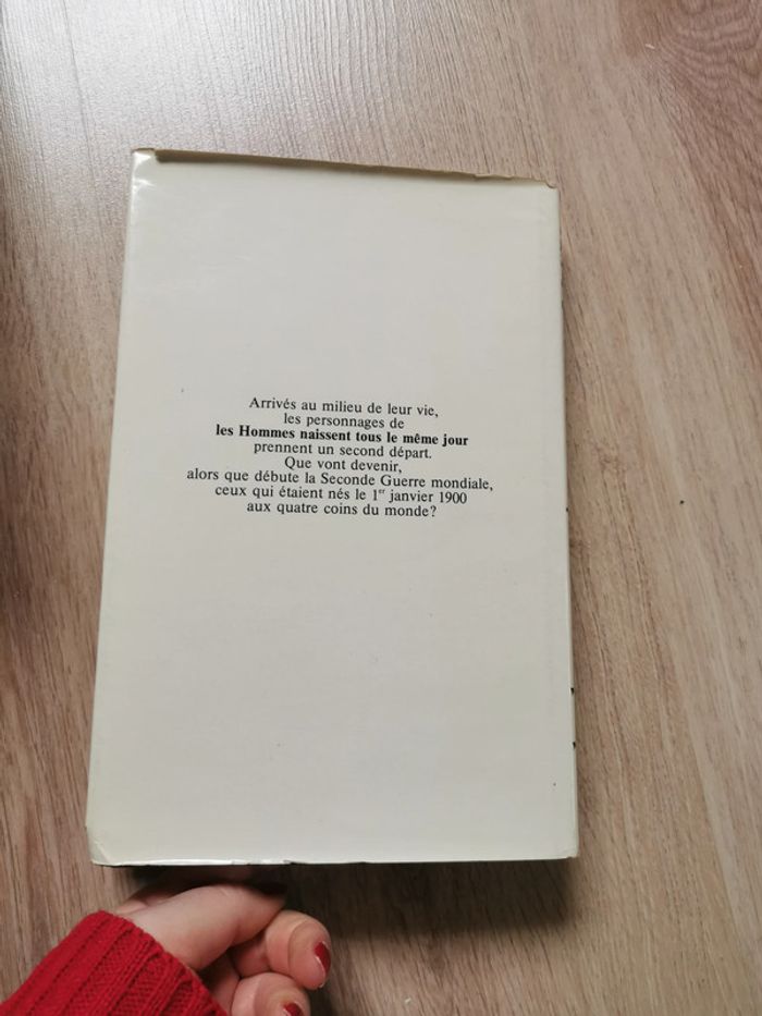 Les hommes naissent tous le même jour, Tome 2 Crépuscule, livre de Max Gallo - photo numéro 7