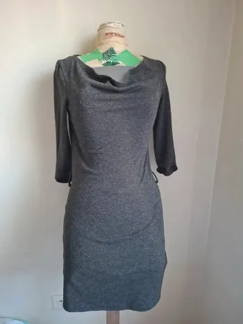 Robe grise moulante et pailletée, chic, Cache-cache pailletée,  en très bon état, taille 34