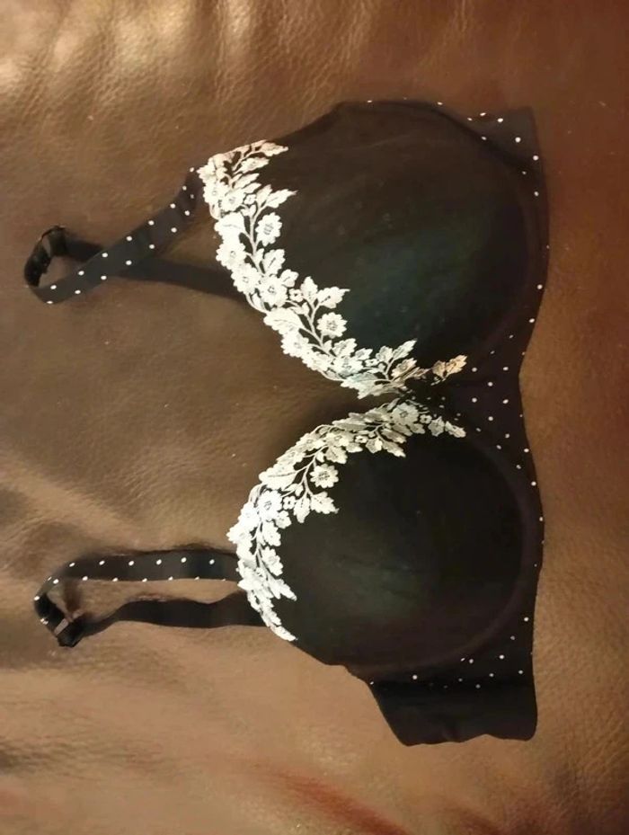 Soutien-gorge noir et blanc Promise bonnets coques 95E - photo numéro 2