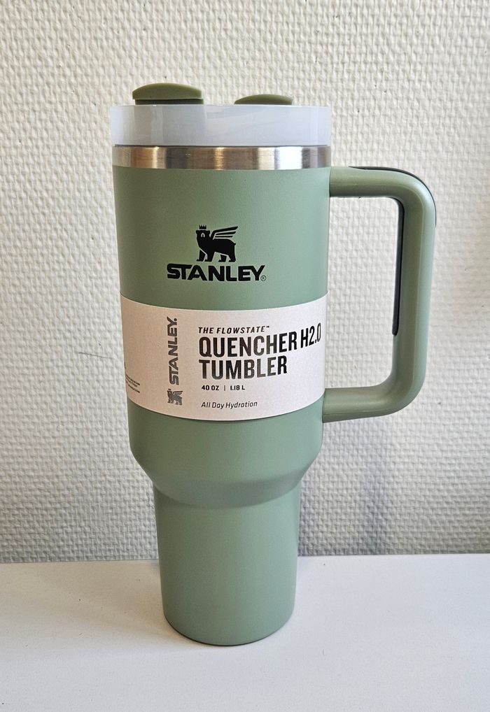 💚 Tasse Stanley Quencher H2.0 Tumbler 40 oz (1200 ml) – Vert Kaki – Neuf - photo numéro 2