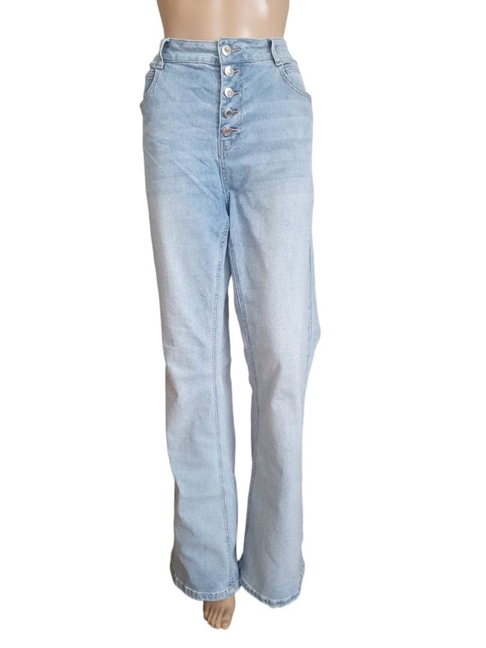 Jean Flare Taille Haute à Boutonnage Apparent - Bleu Clair (Taille 44)
- photo numéro 2