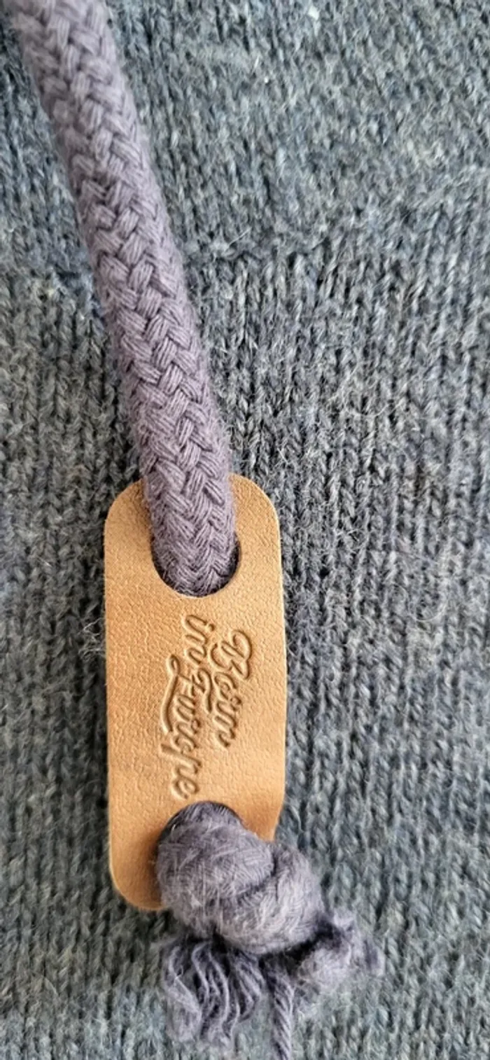 Pull bleu avec col long - photo numéro 3