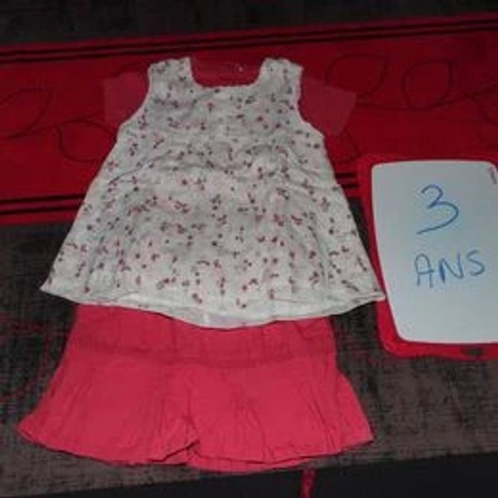Lot de vêtements fille 3 ans Fuschia et blanc - photo numéro 2