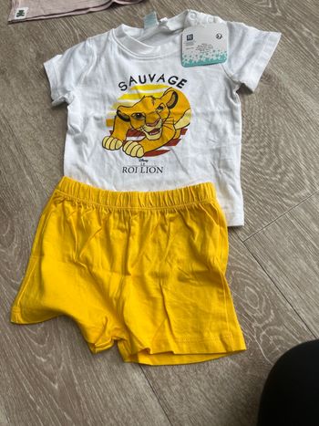 Pyjama roi lion neuf 12 mois 