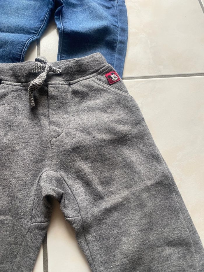 Lot de deux pantalons pour garçons, 18 mois - photo numéro 2