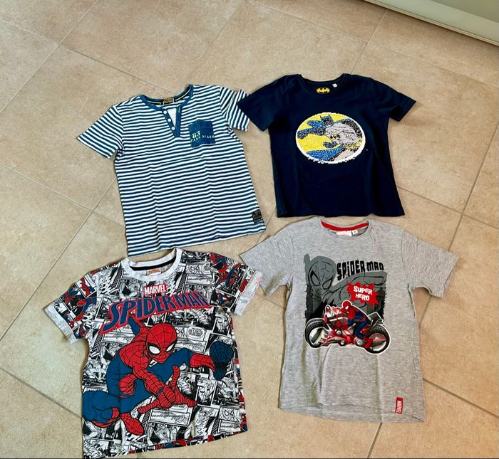 Lot 4 t shirts 8 ans Marvel
