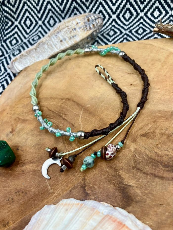 Bijou de cheveux - ateba - en macramé avec lune et coquillage