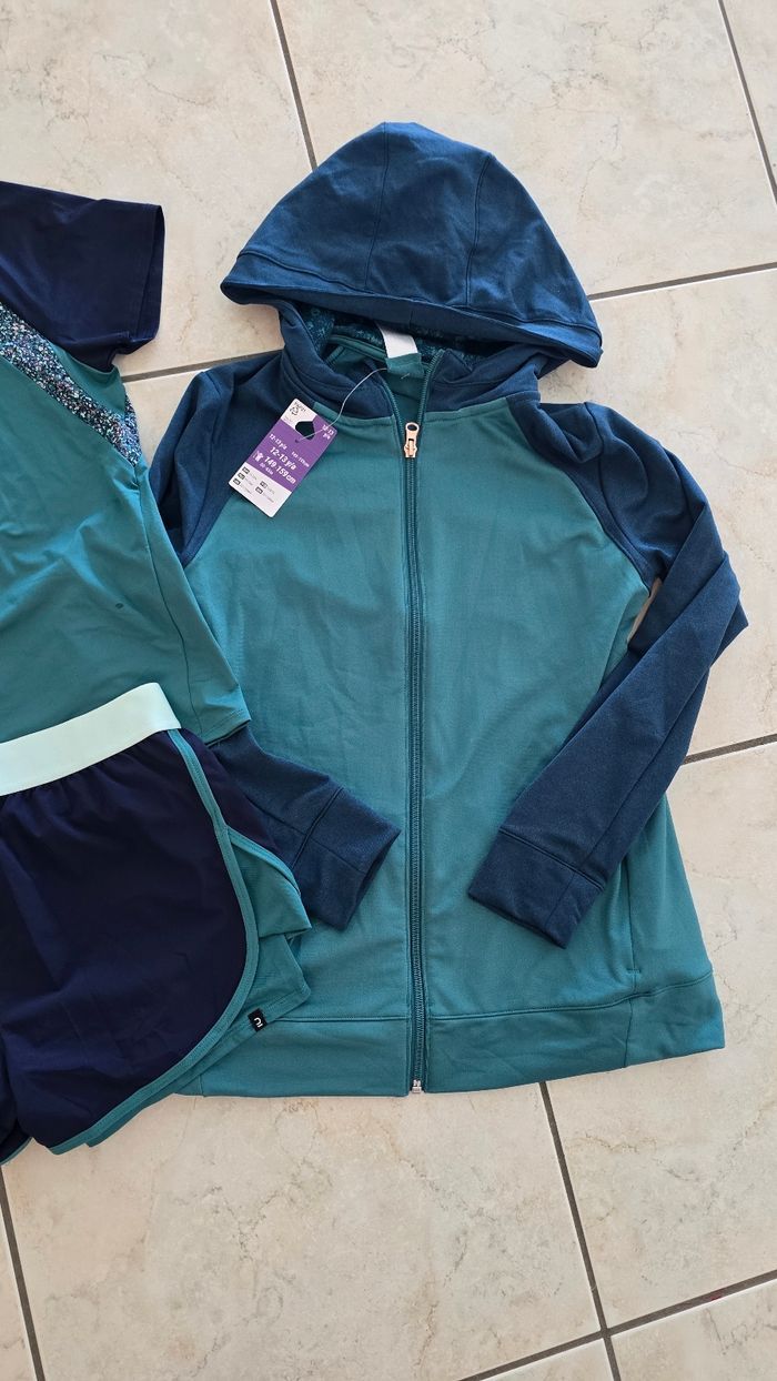 🩷😍 Ensemble de sport, sweat zippé, teeshirt mc et short 12/13ans fille 🩷 - photo numéro 3