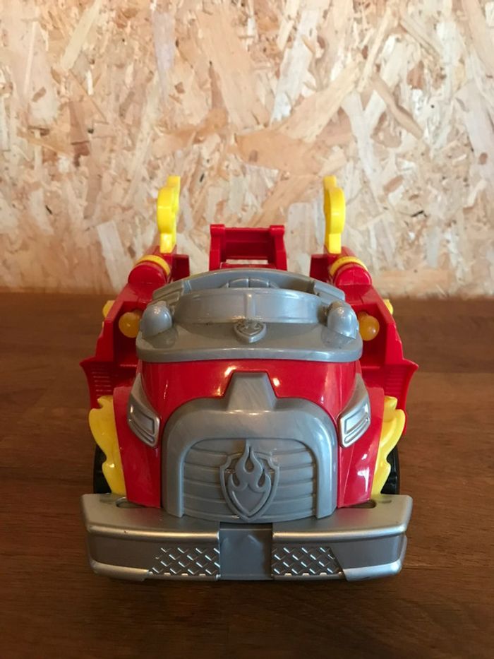 Idée Cadeau 🎁 Vehicule Transformable Super Charged Marcus Mighty Pups avec 1 personnage Marcus - photo numéro 11