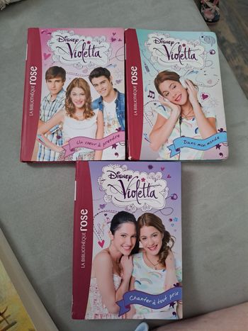 3 livres Violetta Disney