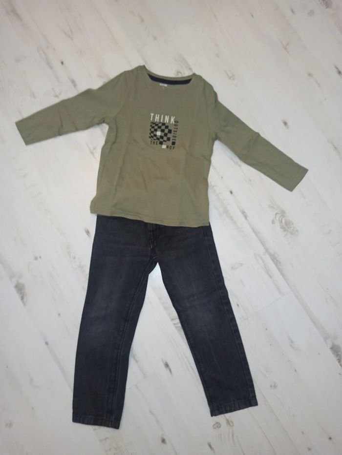 Ensemble 2 t-shirt ML et un jean / taille 4ans / tbe - photo numéro 2