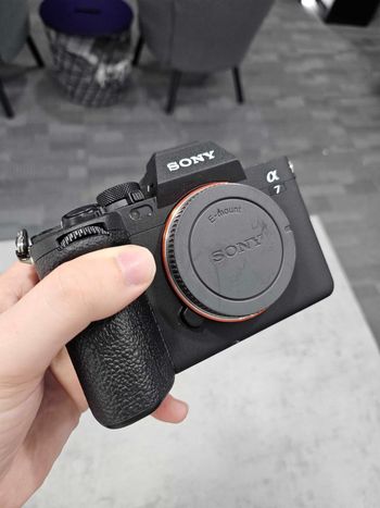 Appareil photo sans miroir 33 mégapixels Sony Alpha a7 IV - Noir