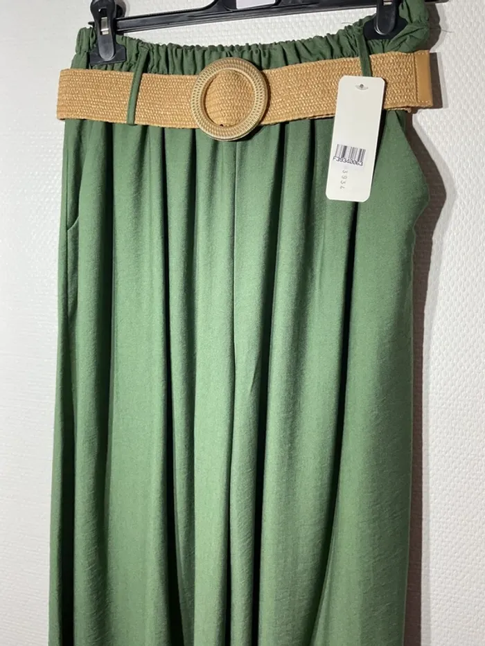 Pantalon large + ceinture femme taille unique (38-46)- new collection - neuf avec étiquette - photo numéro 2