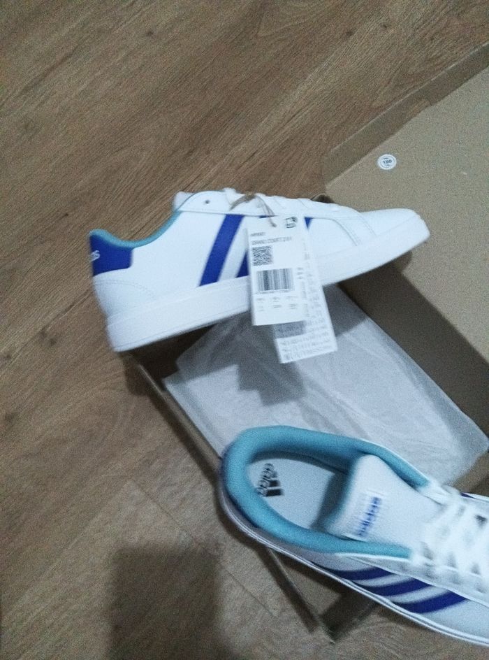 Baskets Adidas neuves pointure 37 - photo numéro 3