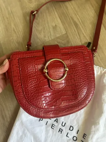 Claudie Pierlot, sac en cuir rouge avec dustbag  État neuf