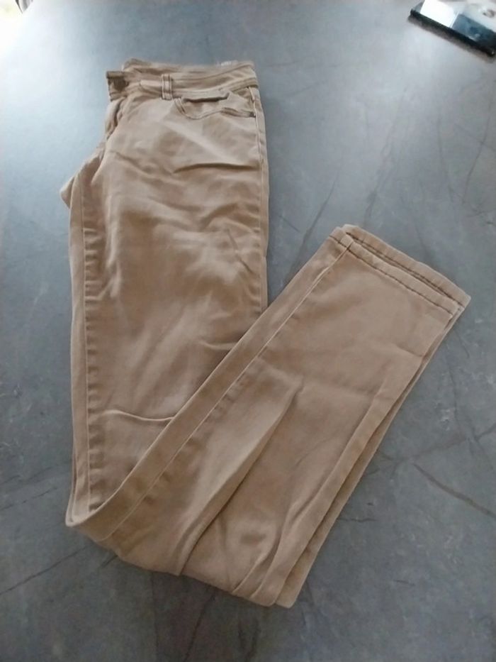 Jean jennyfer taille 36 - photo numéro 4