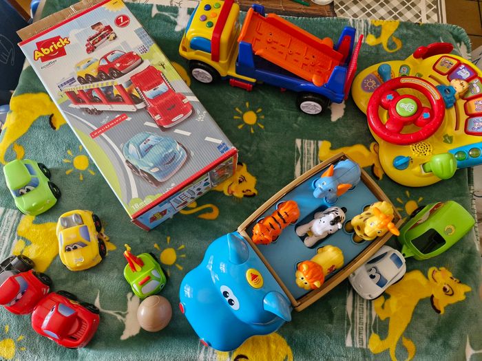 Lot jouets garçons
