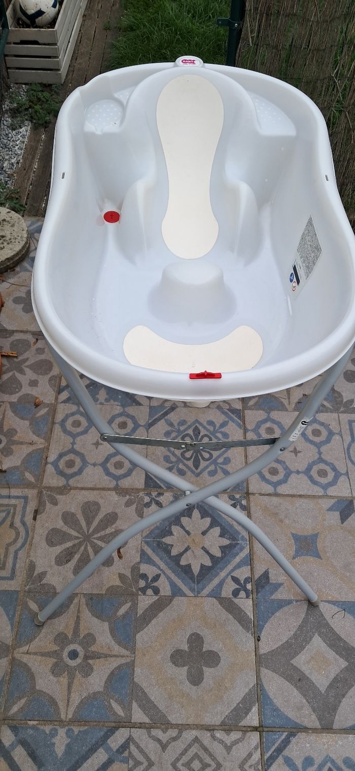 Baignoire ɓébé sur pied