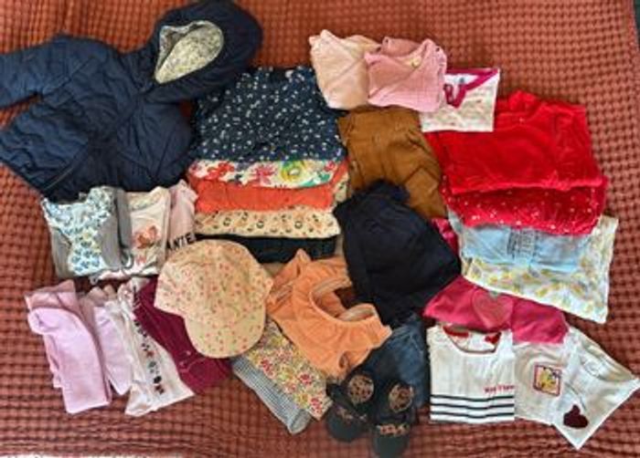 Lot Fille en 6 mois - 33 pièces - photo numéro 1