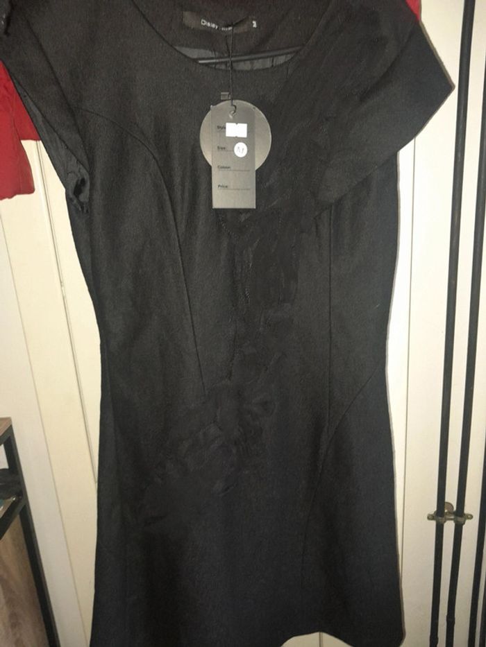 Robe neuf disley taille m 🚺 - photo numéro 3