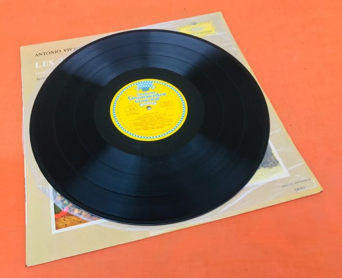 Vinyle 33 tours Antonio Vivaldi Les 4 saisons Concerto pour 2 violons et orchestre en " écho " - photo numéro 2