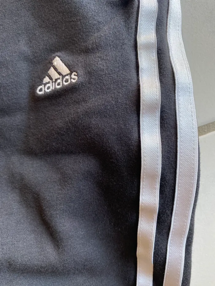 Jogging adidas femme noir – Taille 36 – Parfait état – Logo brodé bandes satinées - photo numéro 4
