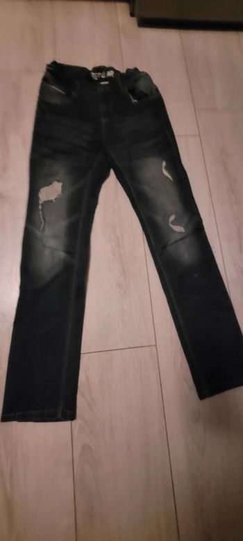 Jeans tape à l'œil
