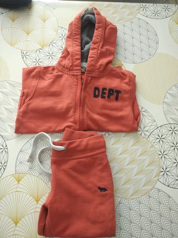 Survêtement tape à l'oeil