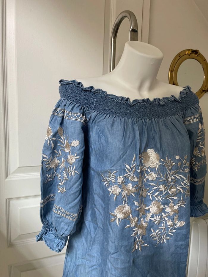 Robe brodée à fleurs - photo numéro 3