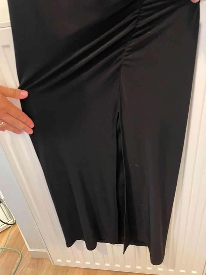 Robe longue noire dos nu - photo numéro 2