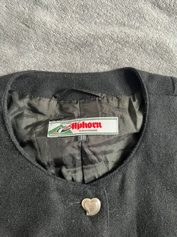 Veste vintage autrichienne noir – Épaules structurées & boutons cœurs – T.38 - photo numéro 3