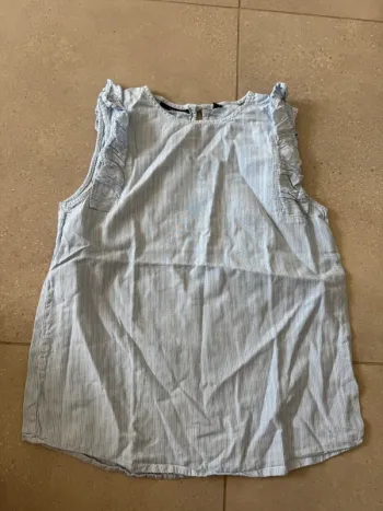 Blouse sans manches bleu clair kiabi, taille S, très bon état