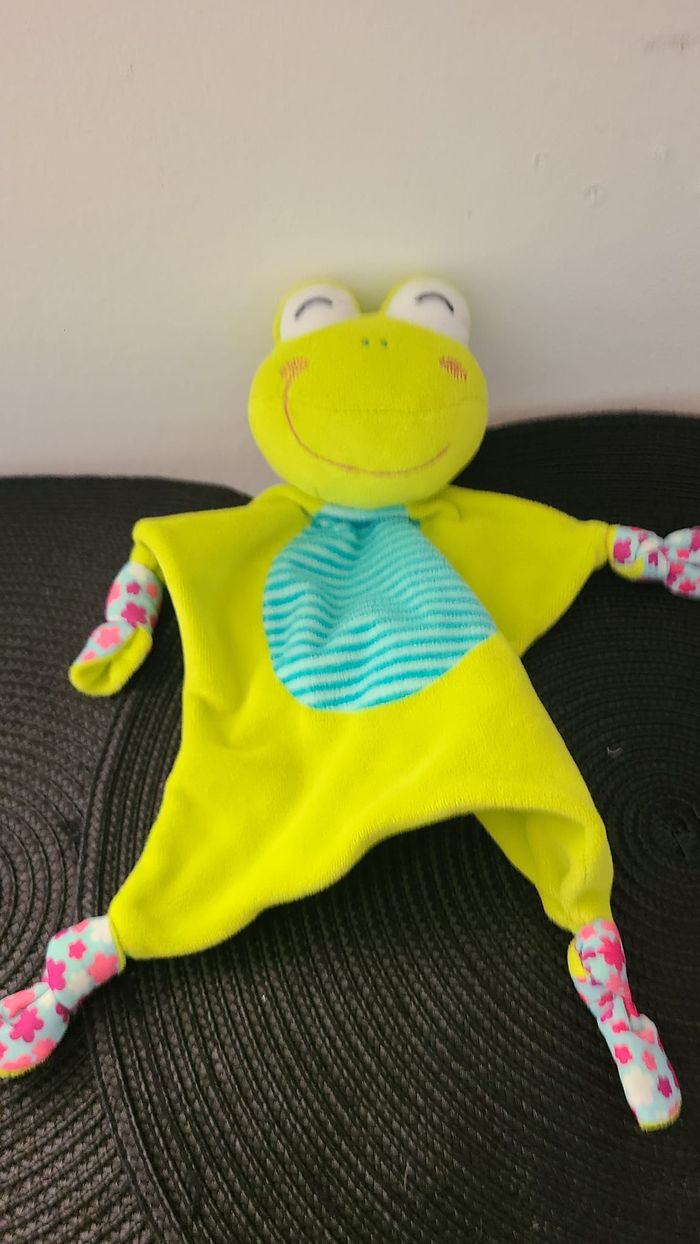 P'tit bisou doudou grenouille vert violet fleur - photo numéro 3