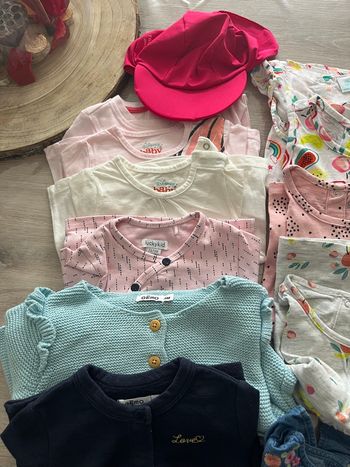 Lot vêtements fille 9 mois  