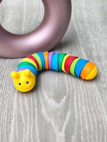 Limace articulée arc-en-ciel