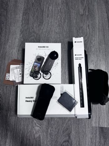 Insta 360 X4 Moto Multiview Bundle + housse thermique.