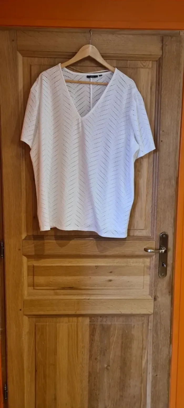T-shirt ajouré blanc Kiabi