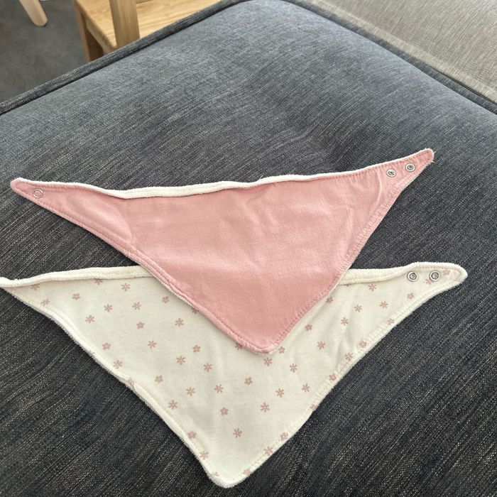 Lot de 2 bavoirs Kiabi