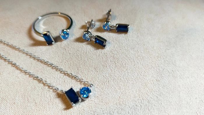 Argent 925 & Zircons saphir (collier + bague + boucles) - photo numéro 11