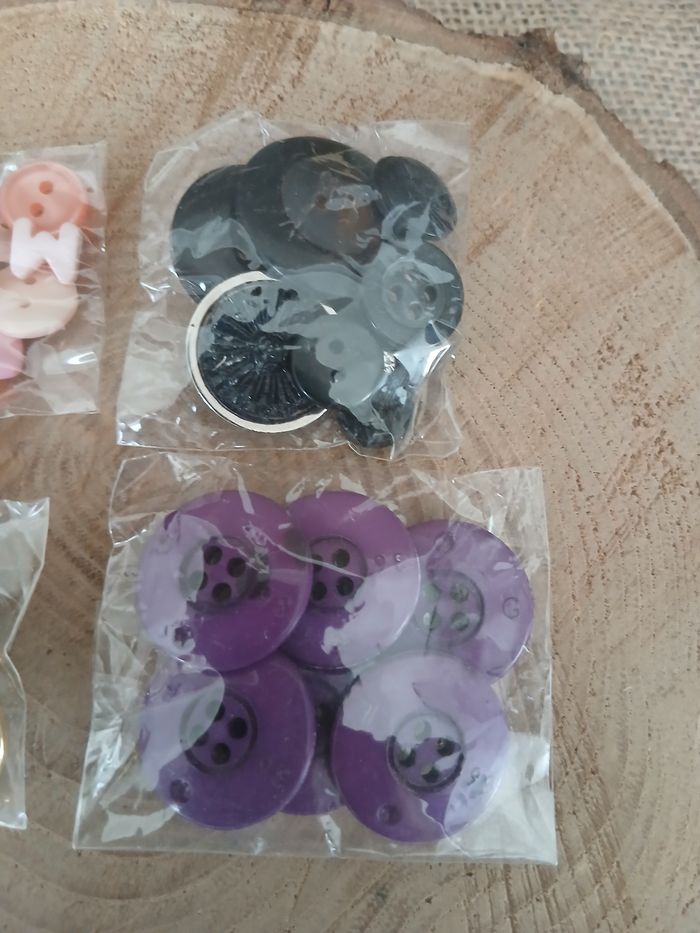Lot de 4 sachets de boutons - photo numéro 3